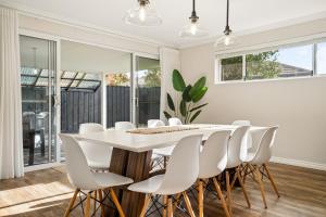 Luxury Waterfront 5-Bed Family Home Near Mandurah