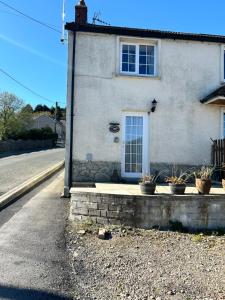Cosy Cottage in Garnant