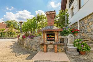 Vrtin Vineyard Family Retreat - Happy Rentals
