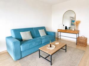 Azure Nest - Sea view appartment with private parking in Antibes