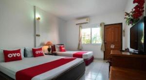 OYO 654 Samanmit Inn Hotel