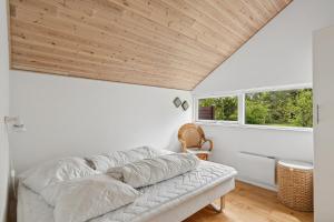 Lovely Summer House Near Rødby With Spa Sauna