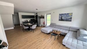 Villa AMULET - Spacious 3BR Villa near Postojna Cave