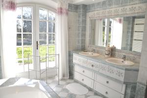 Villas Villa 342 m2 classee 4 etoiles sur 1 ha - Provence : photos des chambres