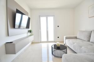 Blue Pearl Exclusive Apartment - First Row to the Sea with SPA, Znjan Beach,1st floor
