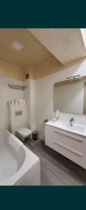 White Tower Mamaia Studio 502