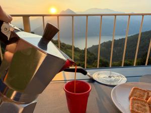 Lake Iseo View Retreat - Quiet & Nature