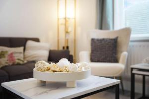 Modern 3BR Washington sleeps 6 by Stay With Us