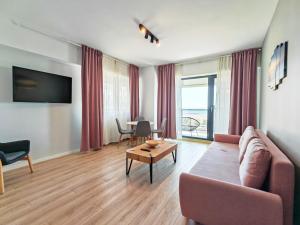 Malove Sea & Lake Apartments by AXISS