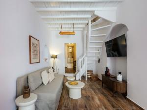 Mykonian Living The Lakka Residence