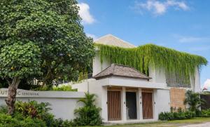 Utopic Seminyak Studio Apartments