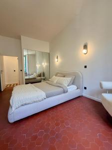 La Girelle - Bright and with a Balcony - Port of Nice