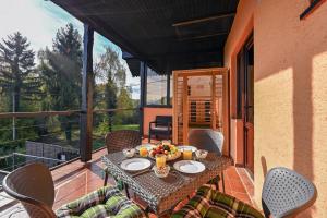 Twin Oasis Retreat with Pool & Spa - Happy Rentals