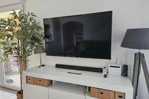 Apartment with terrace and garden in Audenge