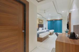 The Castle Crown - Hotel Royal Square, Ahmedabad