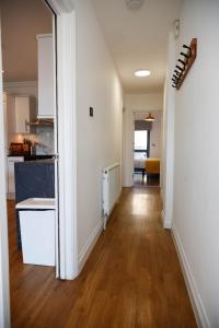 New Luxury 2 Bedroom Apartment with Great Links to Central London