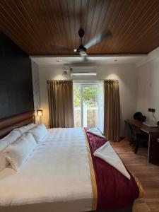 Casa Marina Beachfront Resort