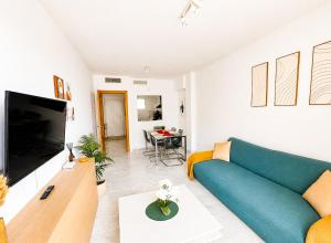 Apartamento familiar con vistas al mar, piscina en Mijas Costa