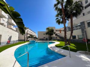 Apartamento familiar con vistas al mar, piscina en Mijas Costa