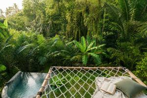 The Payung House - Romantic Riverside Villa