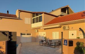 Two-Bedroom Holiday Home Krusevo With An Outdoor Swimming Pool 04