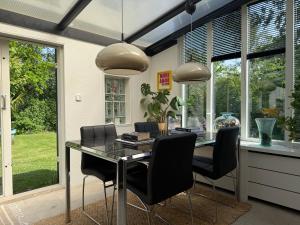 Bungalow Like a Rolling Stone
