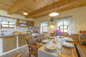 Rustic House With Lovely View - Happy Rentals
