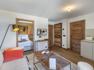 Coquet Appartement à Megève - 3 Pers, Proche Télécabine avec Espace Bien-Être - FR-1-569-80