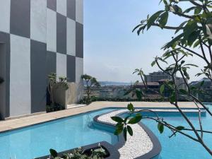 The Holiday Hạ Long