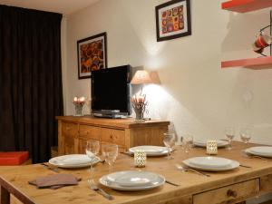 Charmant apt 6 pers rénové, ski aux pieds, balcon - Animaux admis - FR-1-181-2057