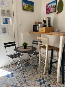Frisa del Salento Suite con cucina centro storico Mesagne