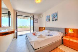 Kristall Lago Pool-View Apartment + Balcony - Happy Rentals