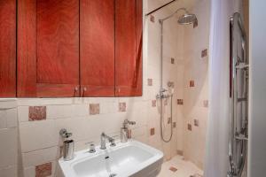 2-bedroom apartment in the heart of Marseille