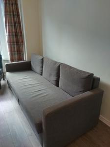 Cosy 2 Bedroom - sleeps 6 - free street parking