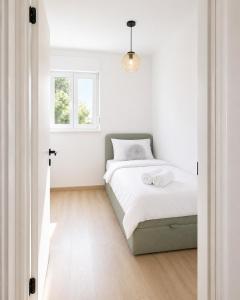 Modern Apartment-close to main beach