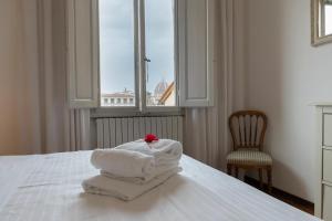 Top of Barbadori Tower River View Apartment by Ponte Vecchio