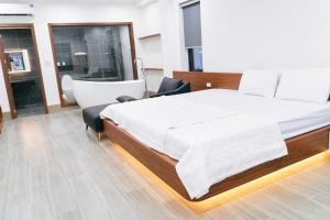 R Hotell