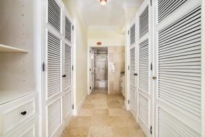 Beachfront 2BR Condo by Alicia Beach