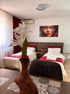 Rina Main Square View Apartment