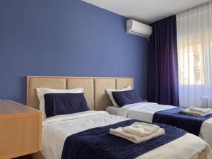 Rina Main Square View Apartment
