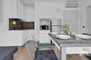 RI24 Bright two-room apartment with a cozy balcony