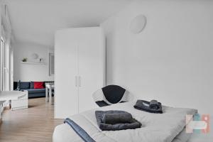 RI24 Bright two-room apartment with a cozy balcony