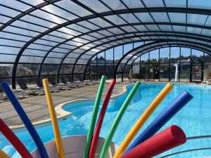 Mobil-home Grand Confort 4 pers: piscine chauffée, près de la plage, parking inclus - FR-1-361A-48