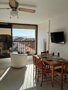 Studio cabine 18, vue mer, à 30m de la plage, avec linge de lit et ménage inclus