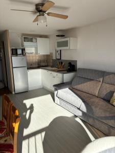 Studio cabine 18, vue mer, à 30m de la plage, avec linge de lit et ménage inclus