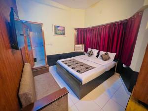 Gaurav Boarding House