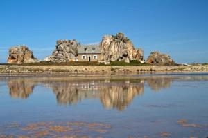 Villa familiale avec piscine chauffée - 10 personnes - proche mer - Bretagne