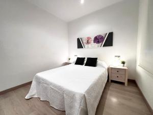 Apartamento renovado en primera línea de playa en Roses, aire acondicionado y ascensor - HISP-312-21