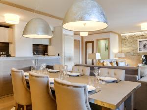 Appartement moderne 4 pièces à Courchevel Village avec parking - FR-1-562-15