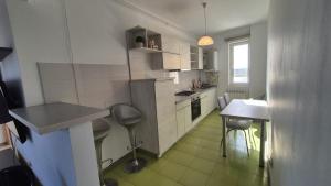 Mamaia Sunwaves 28